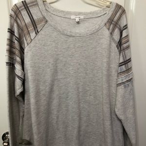 Maurice’s Beige Gray Sweatshirt 2x